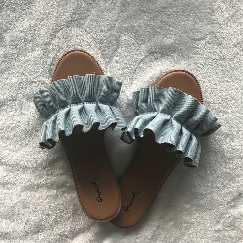 PRICE DOWN✨TRENDING demin sandals 🌸with the box🌸